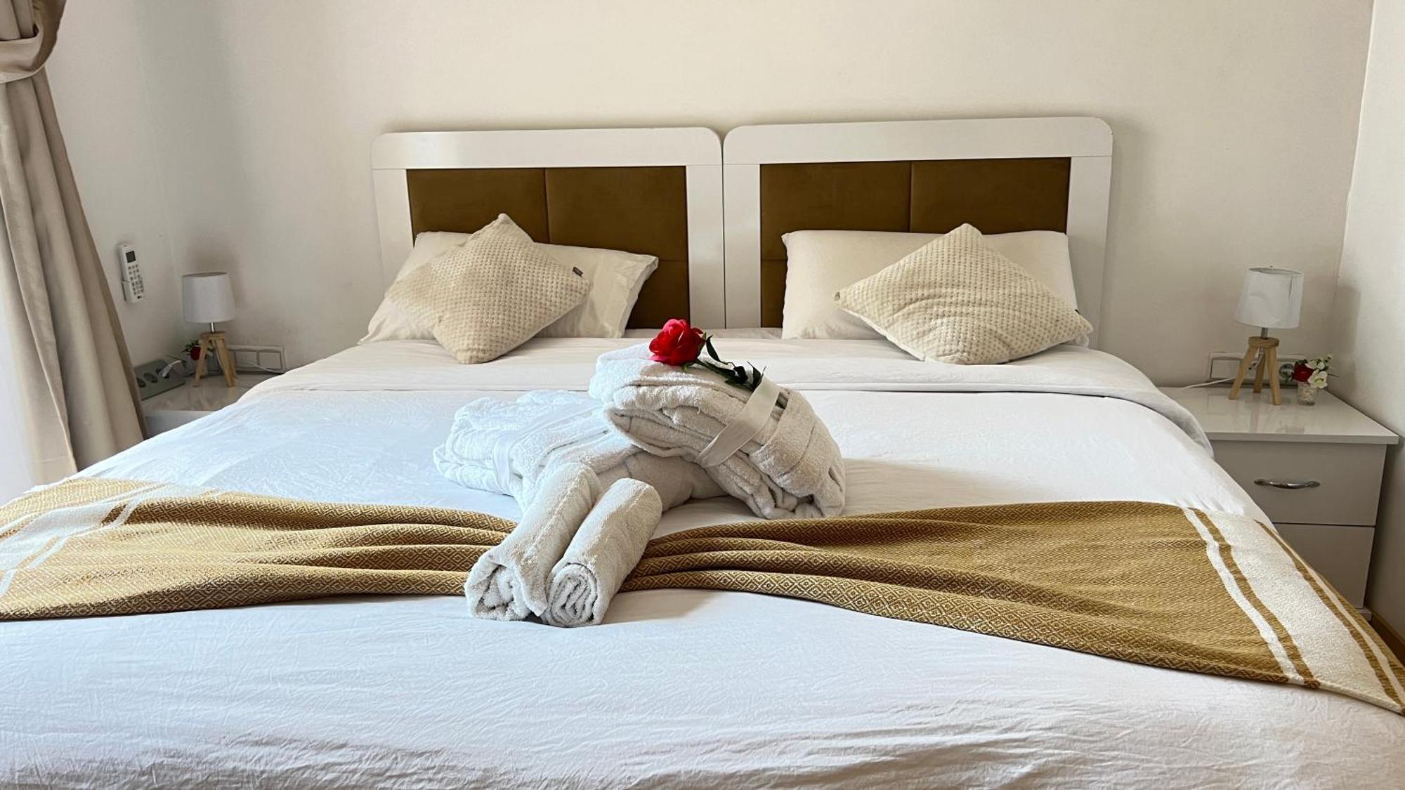 Appartement De Luxe Avec Jardin Vue Sur La Piscine Golf Securise 24H Sur 24 A 5 Minutes De L Aeroport Marrákes Kültér fotó